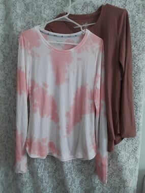 NEW 2 Long Sleeve Sz. M Tops Tie Dyed Zelos & Pink Rose Taupe T-Shirts